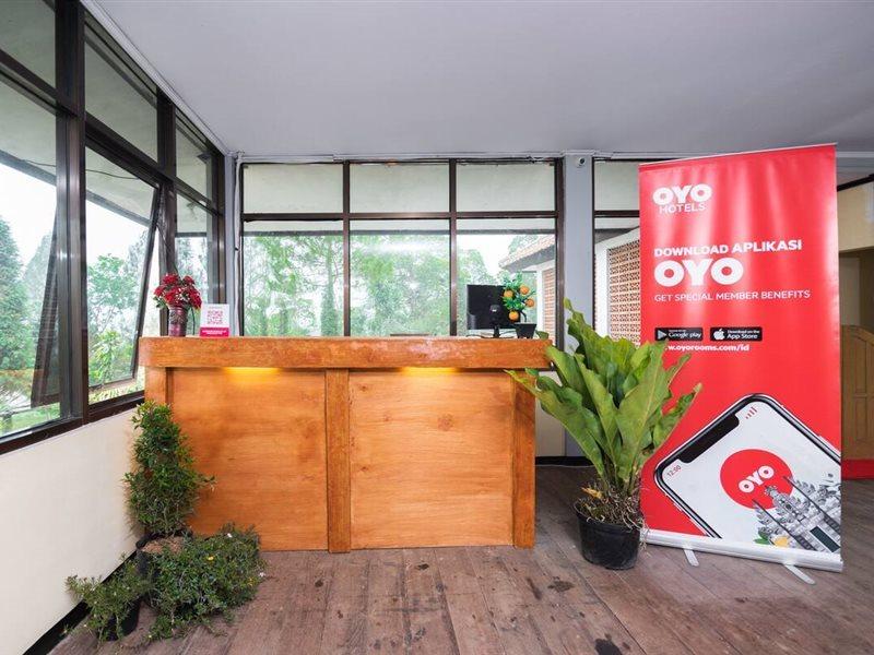 Oyo 1852 Intan Bromo Homestay Pasuruan Extérieur photo