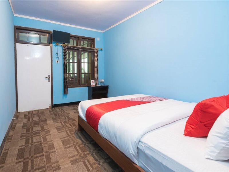 Oyo 1852 Intan Bromo Homestay Pasuruan Extérieur photo