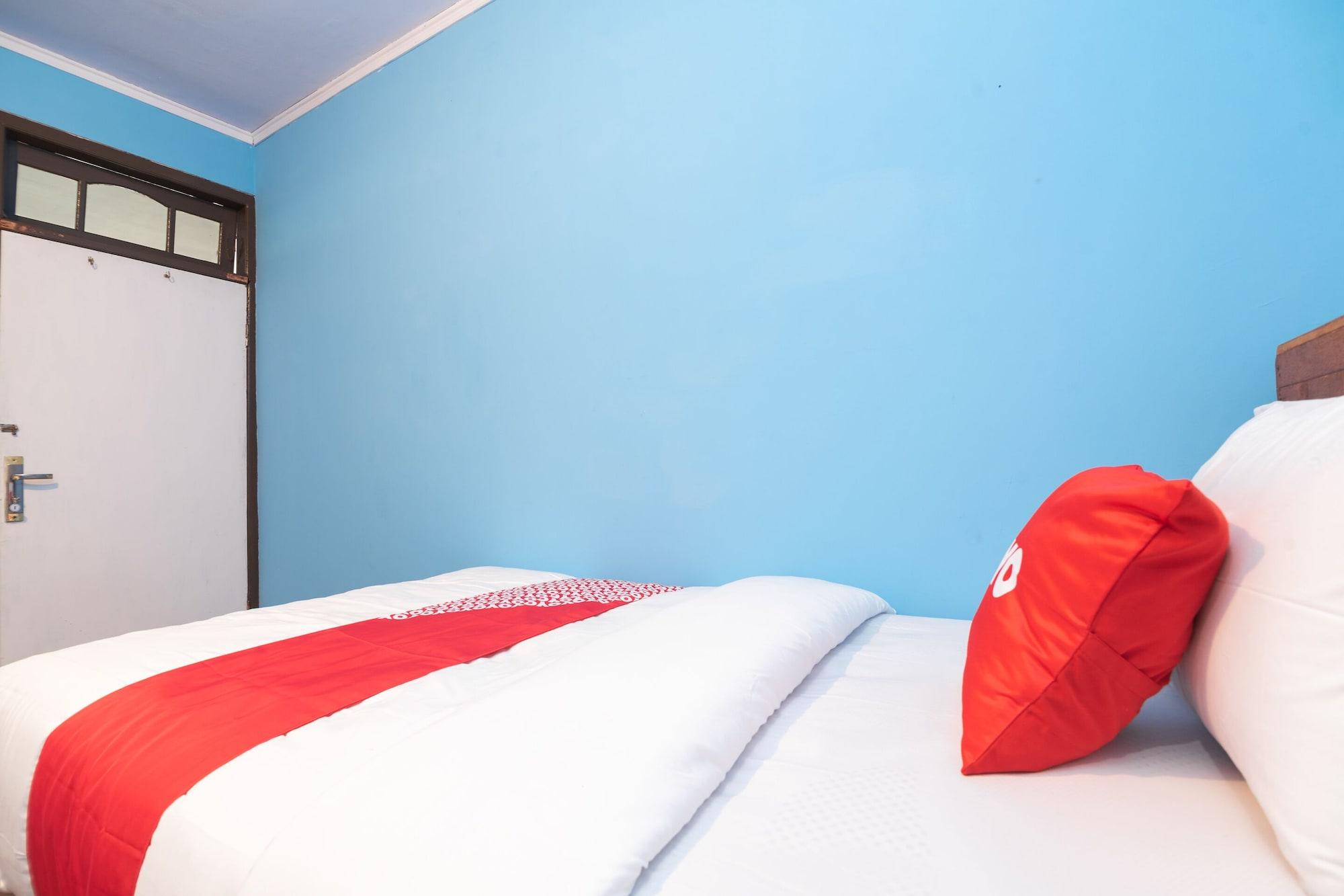 Oyo 1852 Intan Bromo Homestay Pasuruan Extérieur photo