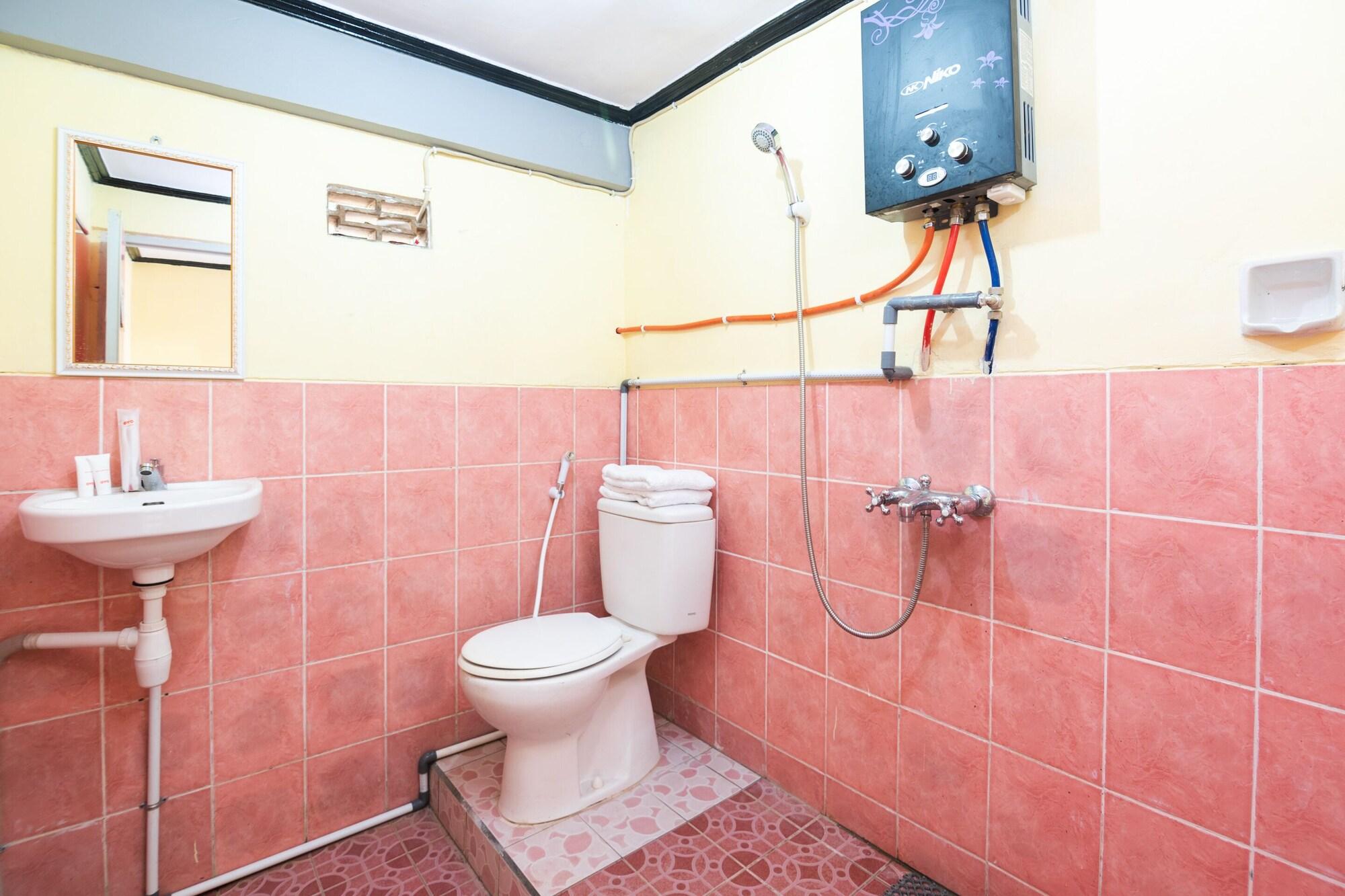 Oyo 1852 Intan Bromo Homestay Pasuruan Extérieur photo