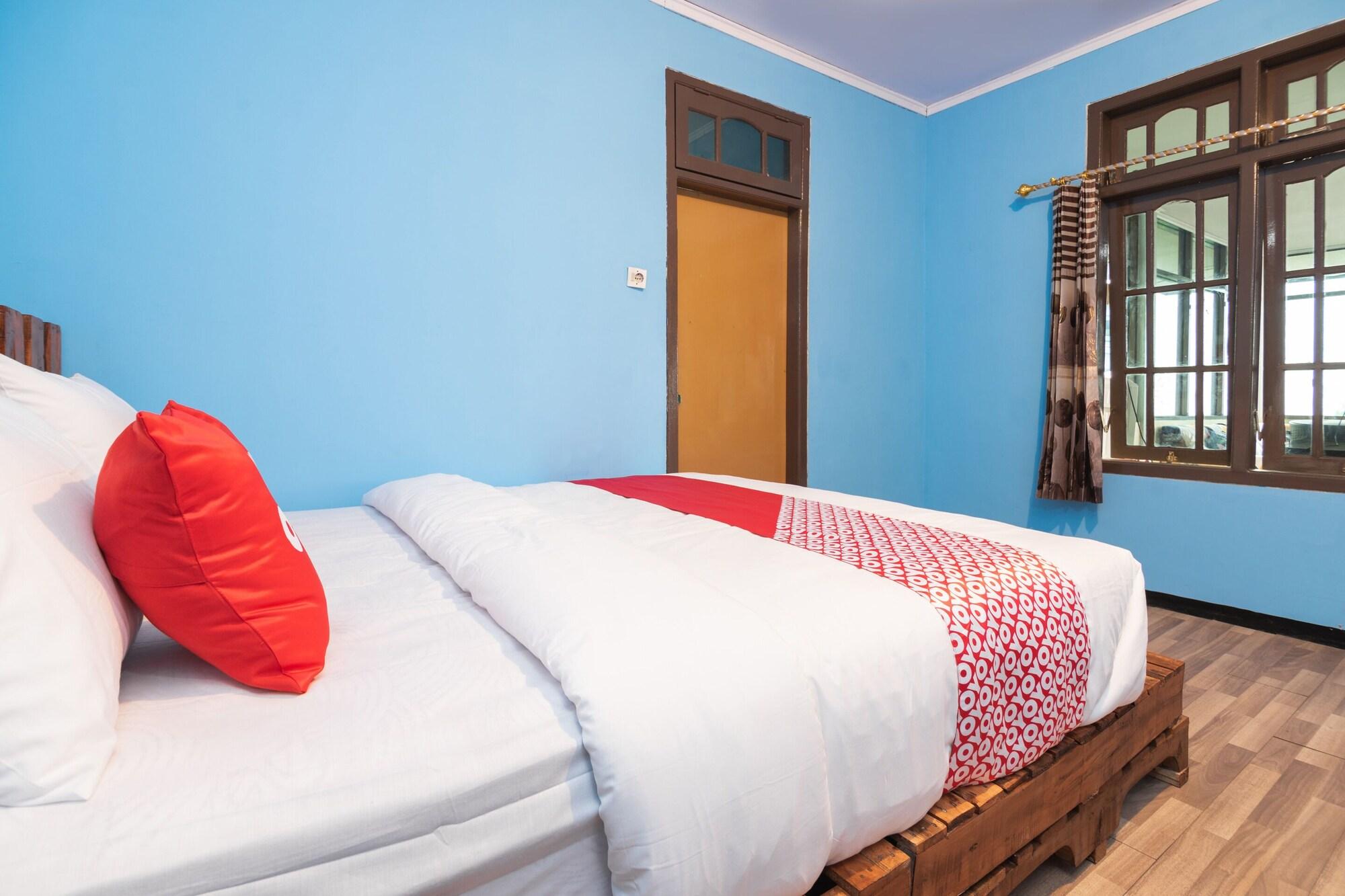 Oyo 1852 Intan Bromo Homestay Pasuruan Extérieur photo
