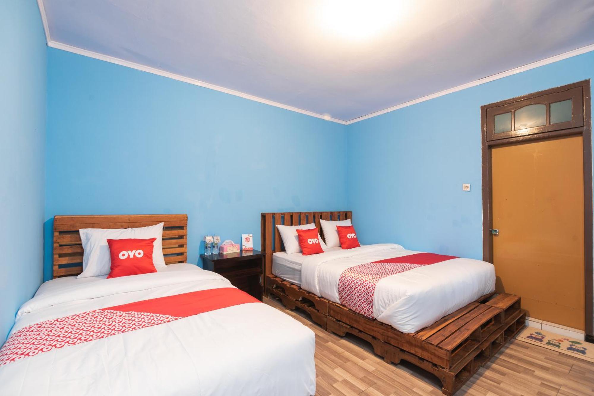 Oyo 1852 Intan Bromo Homestay Pasuruan Extérieur photo