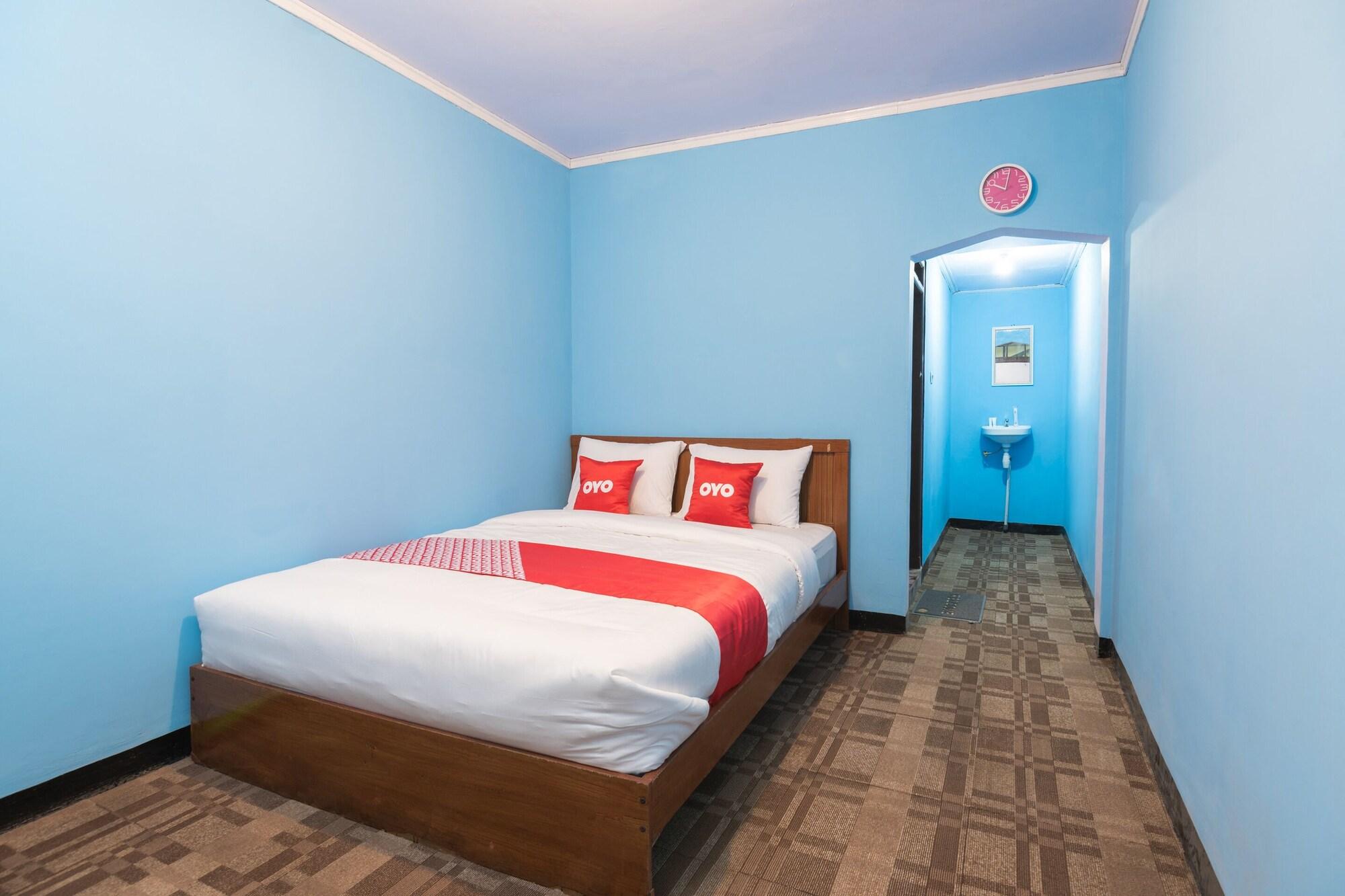 Oyo 1852 Intan Bromo Homestay Pasuruan Extérieur photo