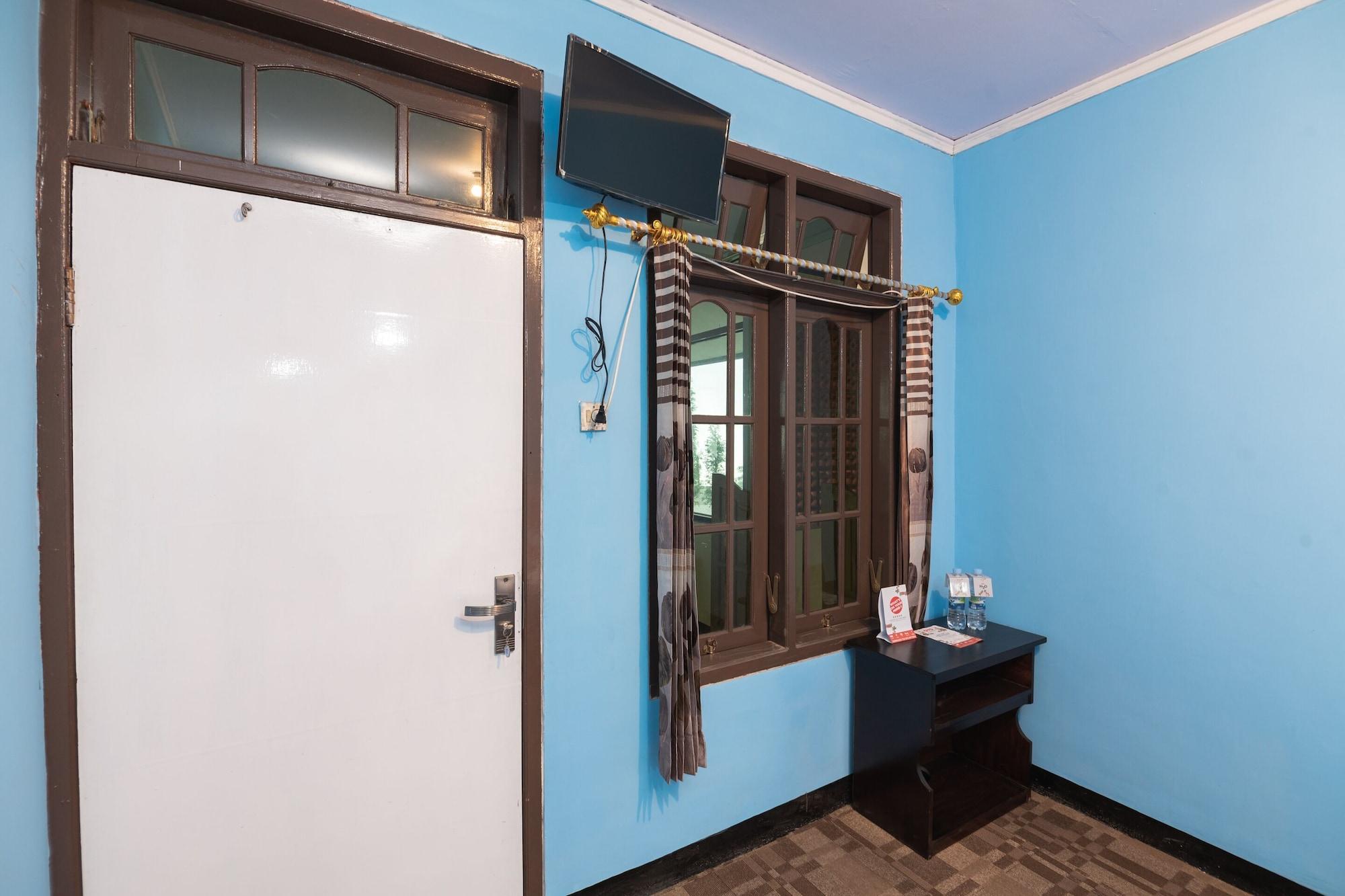 Oyo 1852 Intan Bromo Homestay Pasuruan Extérieur photo