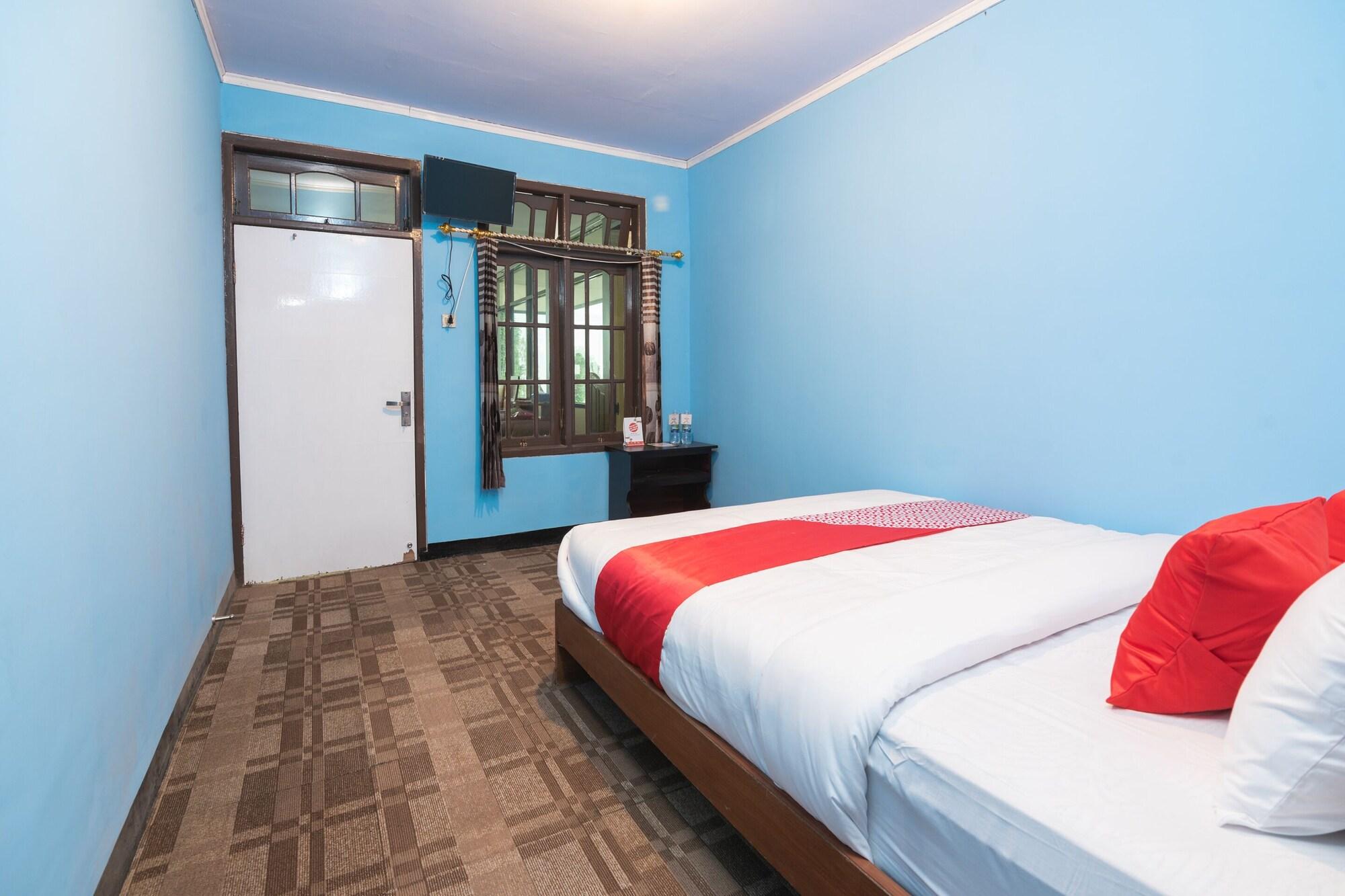 Oyo 1852 Intan Bromo Homestay Pasuruan Extérieur photo