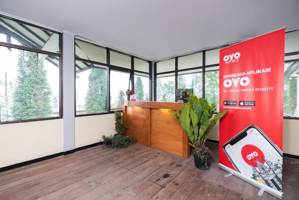 Oyo 1852 Intan Bromo Homestay Pasuruan Extérieur photo