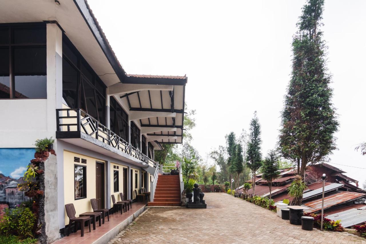 Oyo 1852 Intan Bromo Homestay Pasuruan Extérieur photo