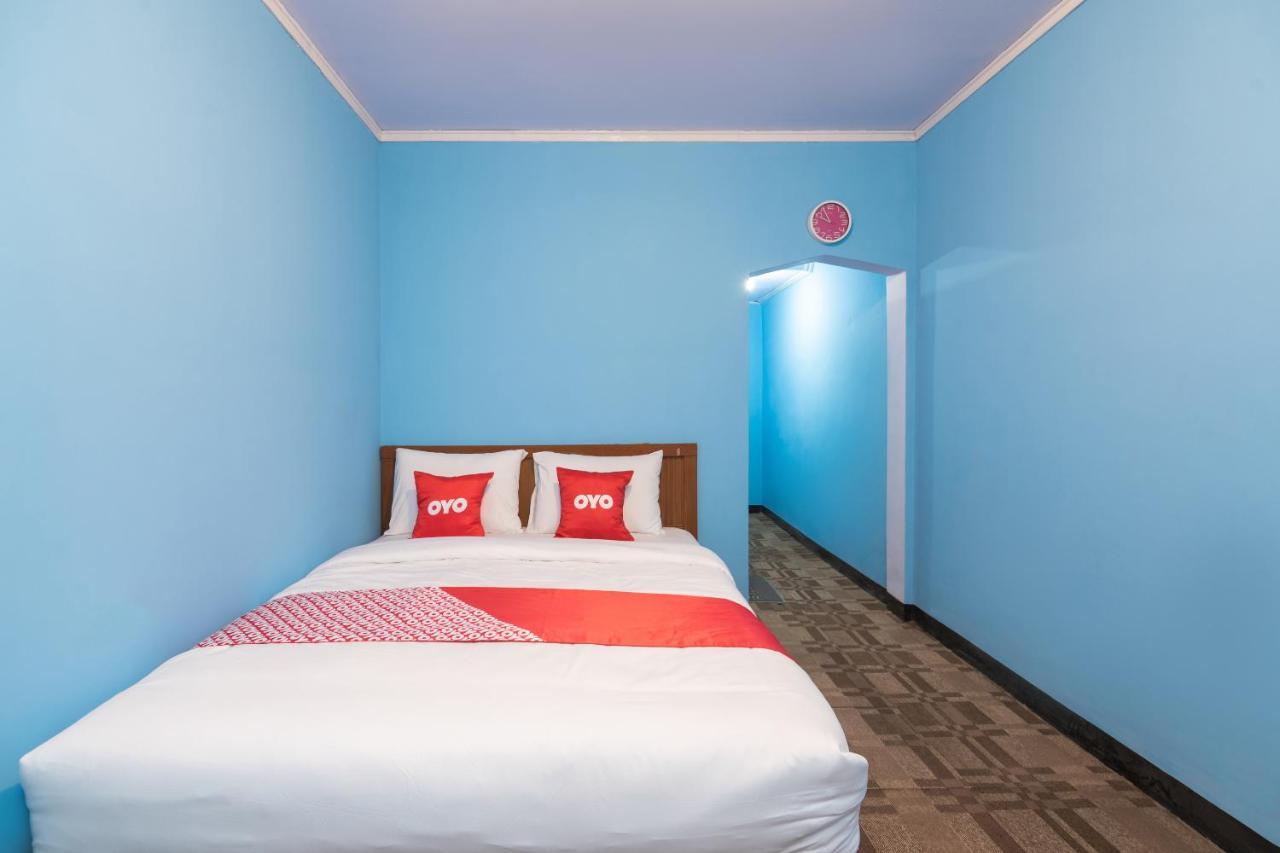 Oyo 1852 Intan Bromo Homestay Pasuruan Extérieur photo